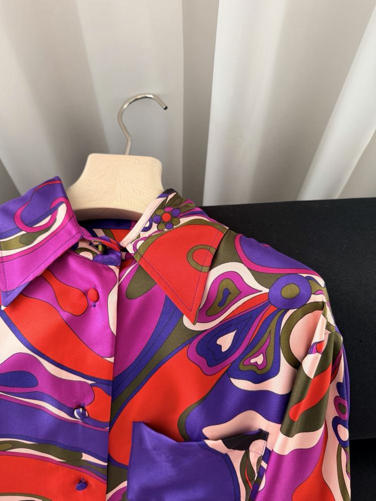قميص Pucci.