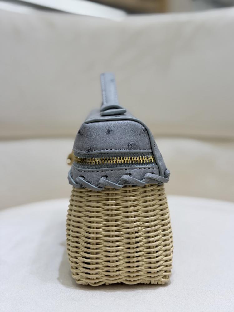 شنطة لورو بيانا Extra West Wicker Ostrich Lora piana مقاس 19 cm