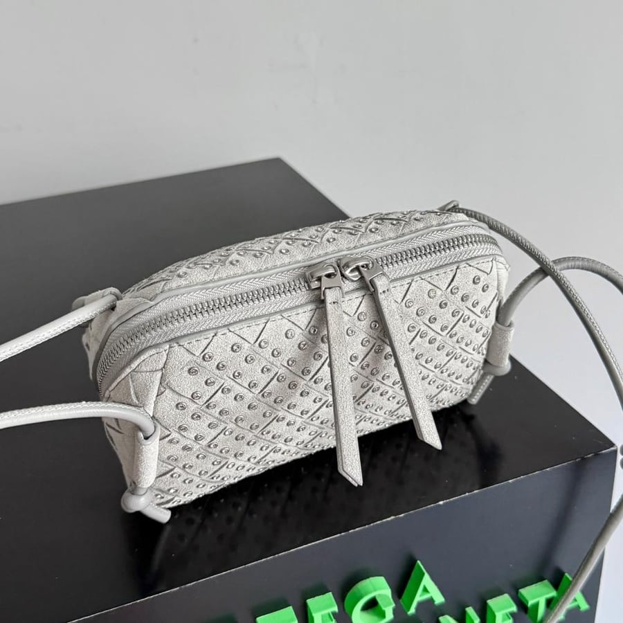 شنطة بوتيغا Concert pouch bottega