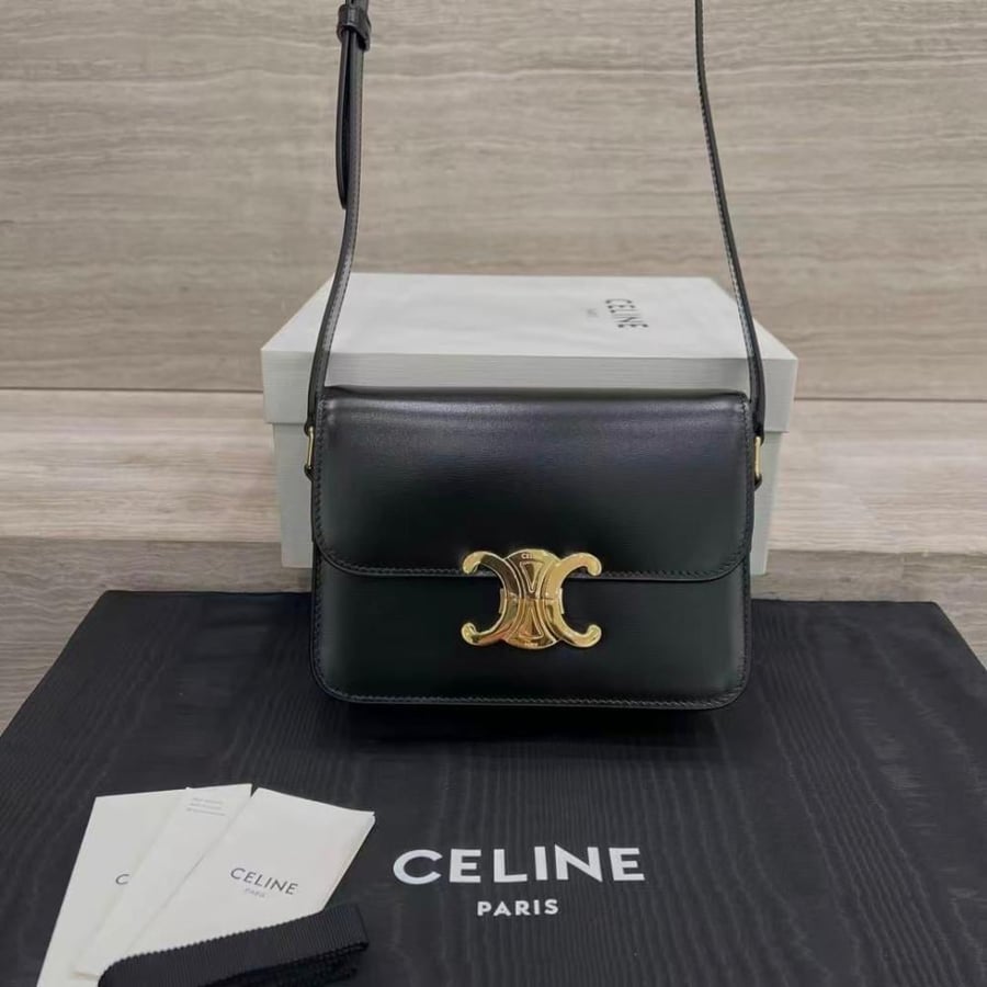 شنطة سيلين Teen Triomphe مقاس 18.5cm