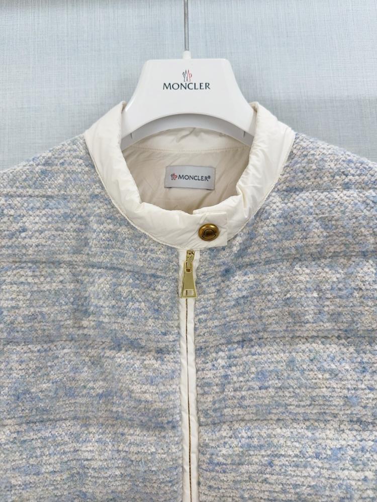 جاكيت Moncler