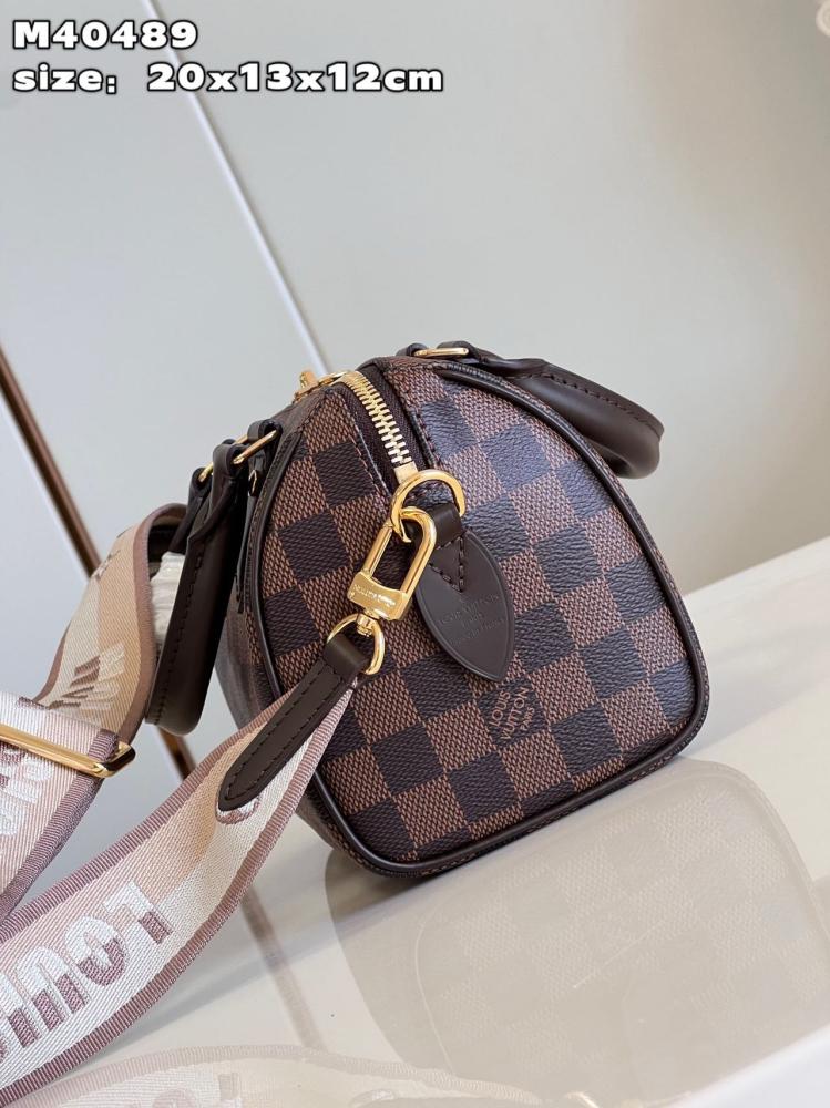 شنطة لويس فيتون Speedy Bandoulière مقاس 20