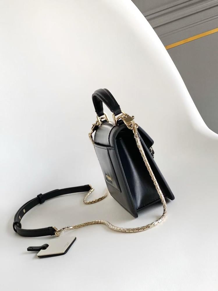 شنطة بولغاري Serpenti Forever مقاس 19cm