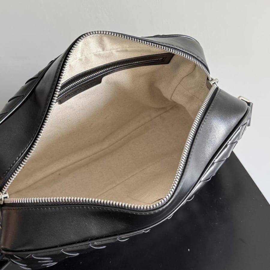 شنطة بوتيغا camera Bag Bottega