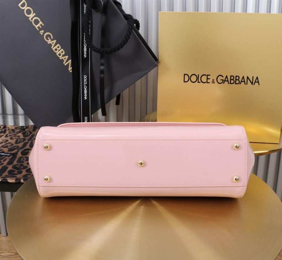 شنطة دولتشي اند غابانا Elongated Sicily handbag
