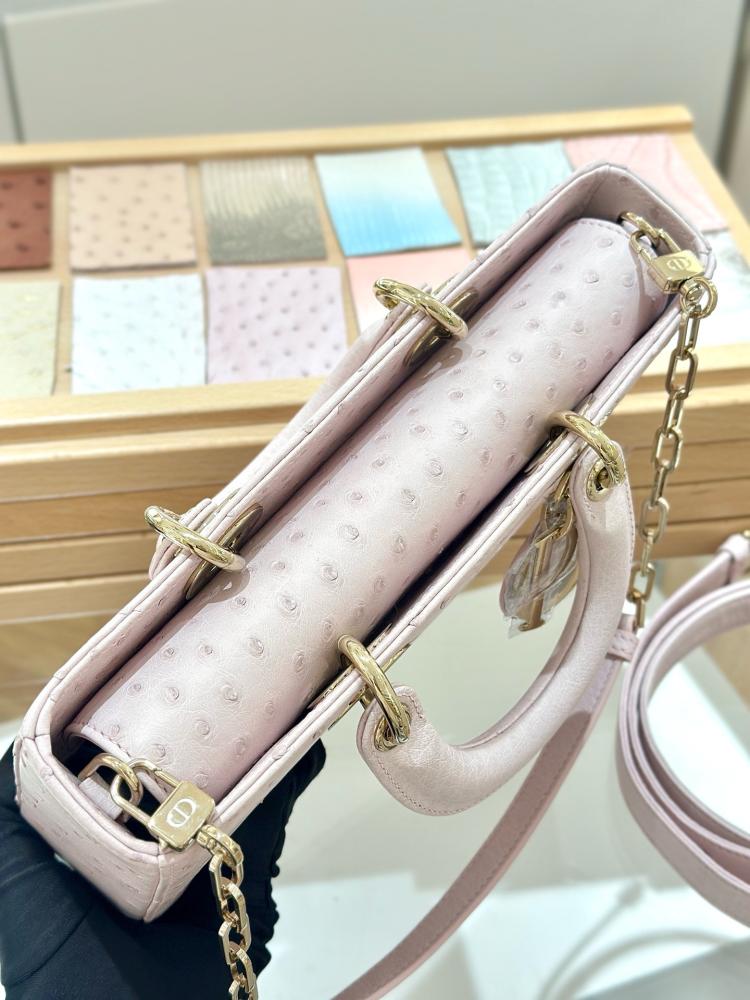 شنطة ديور Lady Ostrich Skin Dior مقاس 26cm
