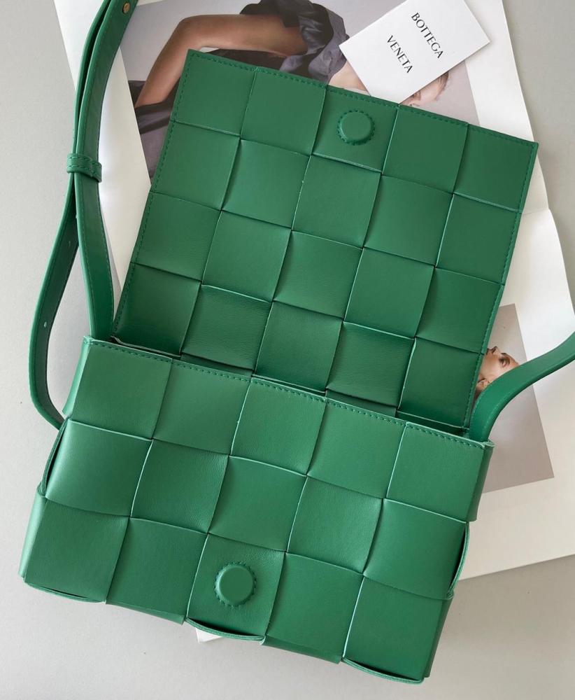 شنطة  بوتيغا Cassette مقاس 23cm
