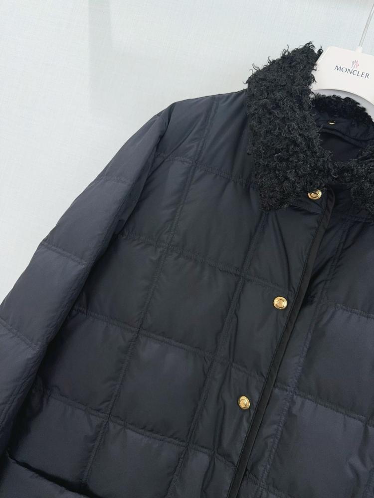 جاكيت Moncler