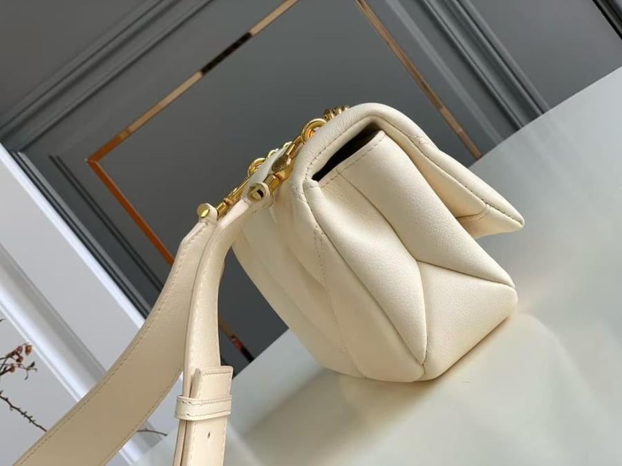شنطة بولغاري Serpenti Cobochon مقاس 18cm