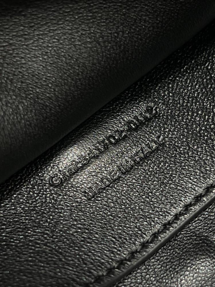 شنطة سان لوران LE Cassandre Saint Laurent