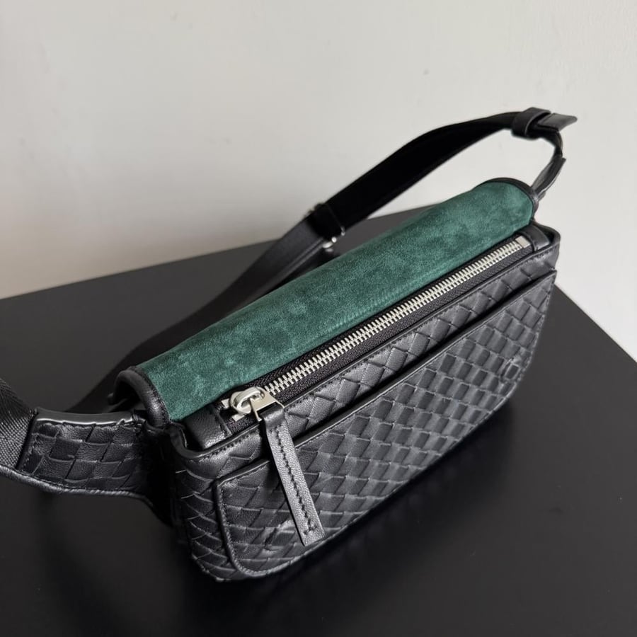 شنطة بوتيغا veneto belt Bag Bottega