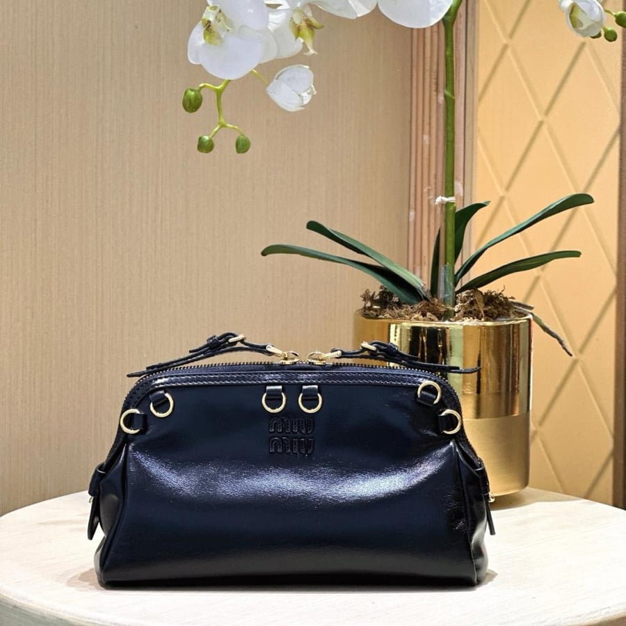 شنطة ميو ميو Handheld Caprice MiuMiu مقاس 24 cm