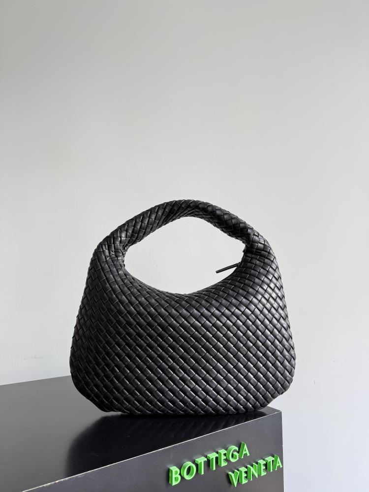 شنطة بوتيغا Medium Bottega