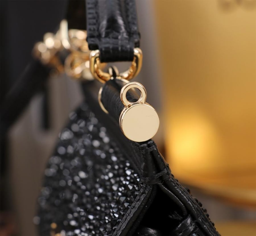 . شنطة دولتشي اند غابانا Small Sicily handbag