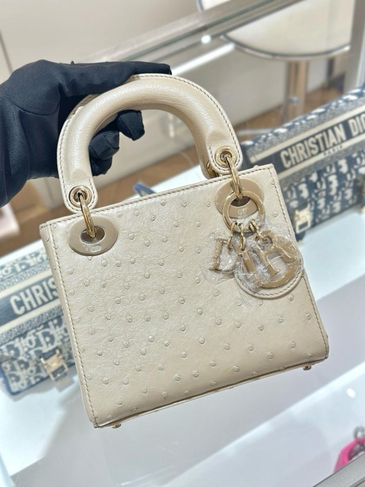 شنطة ديور Lady Ostrich Skin مقاس 20cm