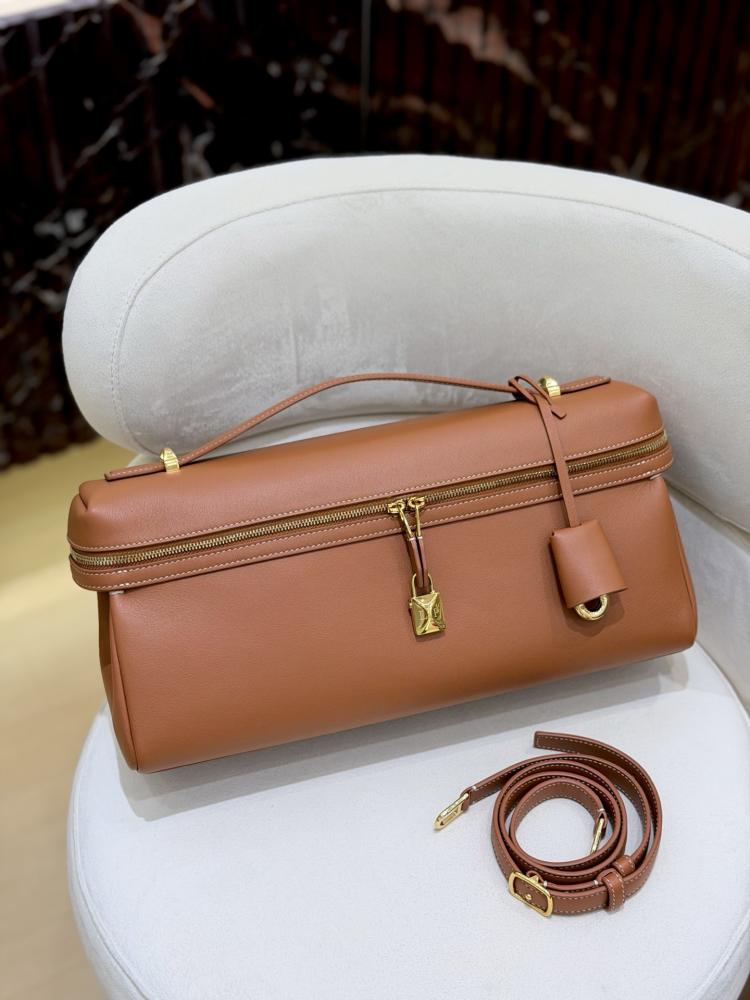 شنطة لورو بيانا Extra Softy Lora piana مقاس 33 cm