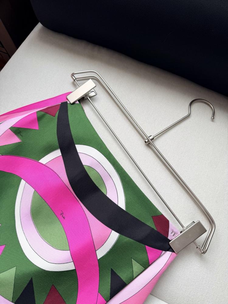 تنورة Pucci