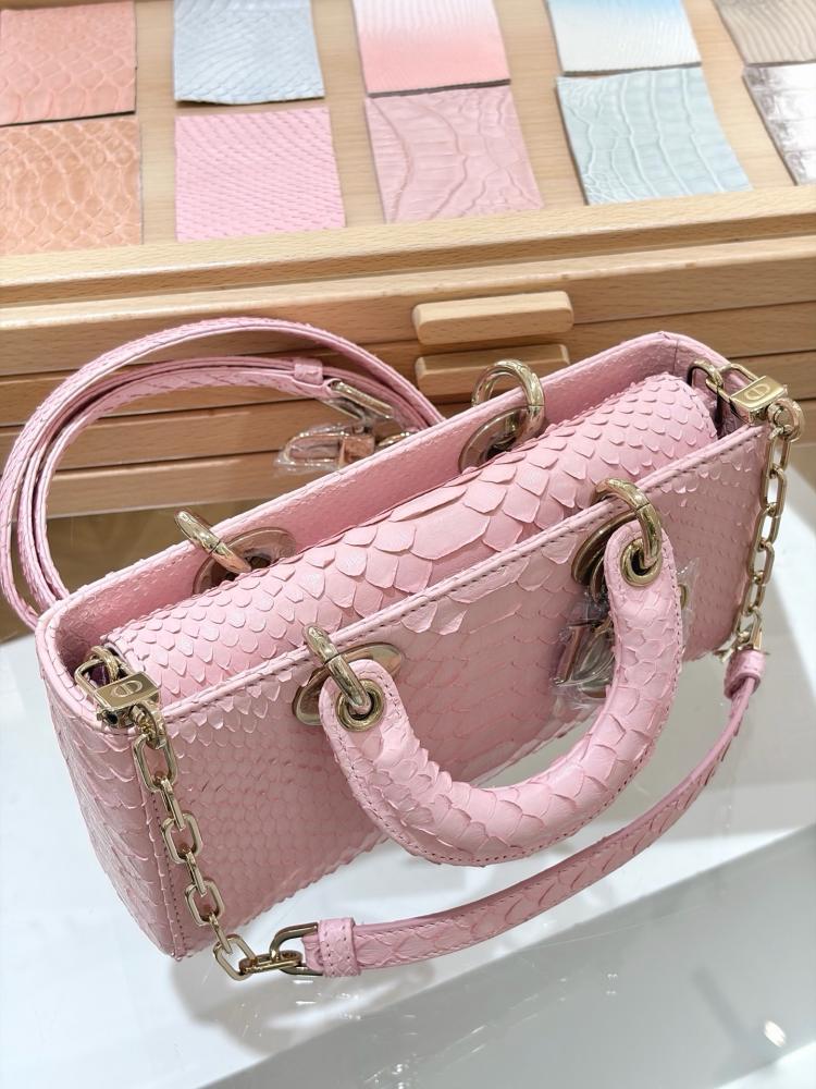 شنطة ديور Snakeskin Dior
