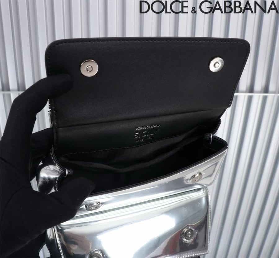 . شنطة دولتشي اند غابانا  Mini Sicily handbag