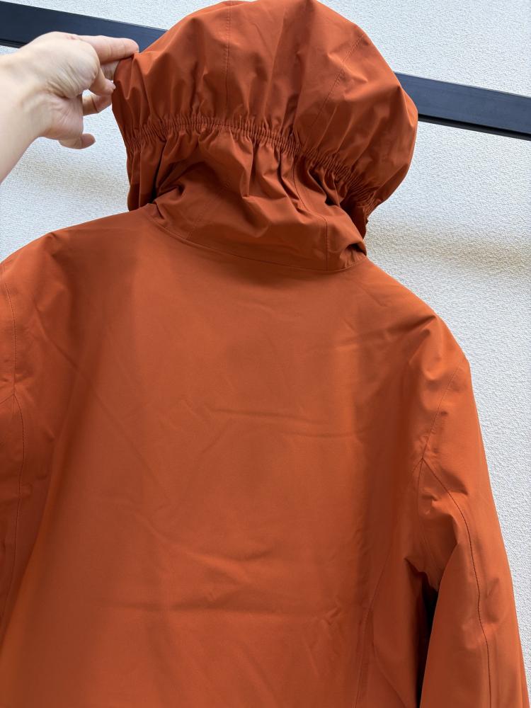 جاكيت Moncler