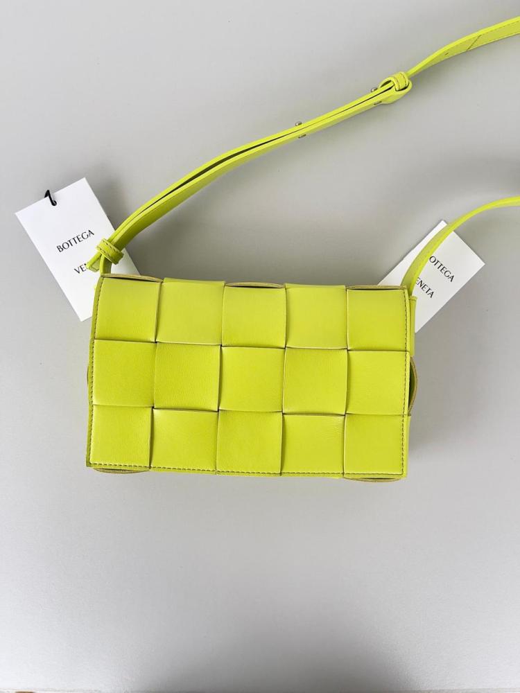 شنطة  بوتيغا Cassette مقاس 23cm