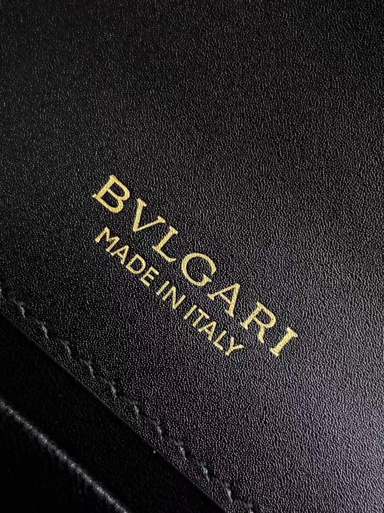 شنطة بولغاري Serpenti Forever مقاس 19cm