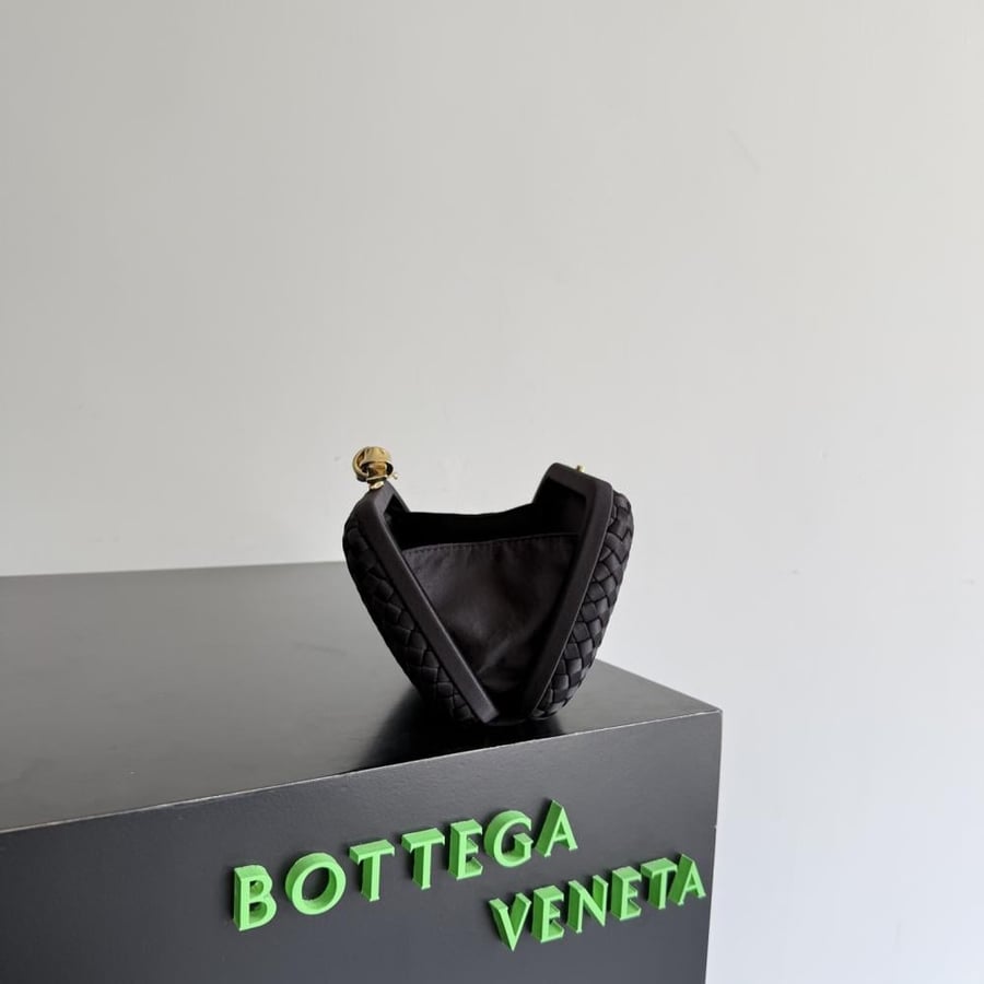 شنطة بوتيغا Veneta knot Bottega