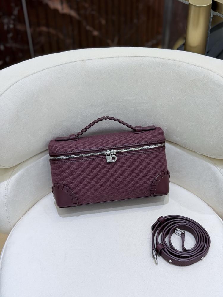 شنطة لورو بيانا Cowhide Lora piana مقاس 19 cm