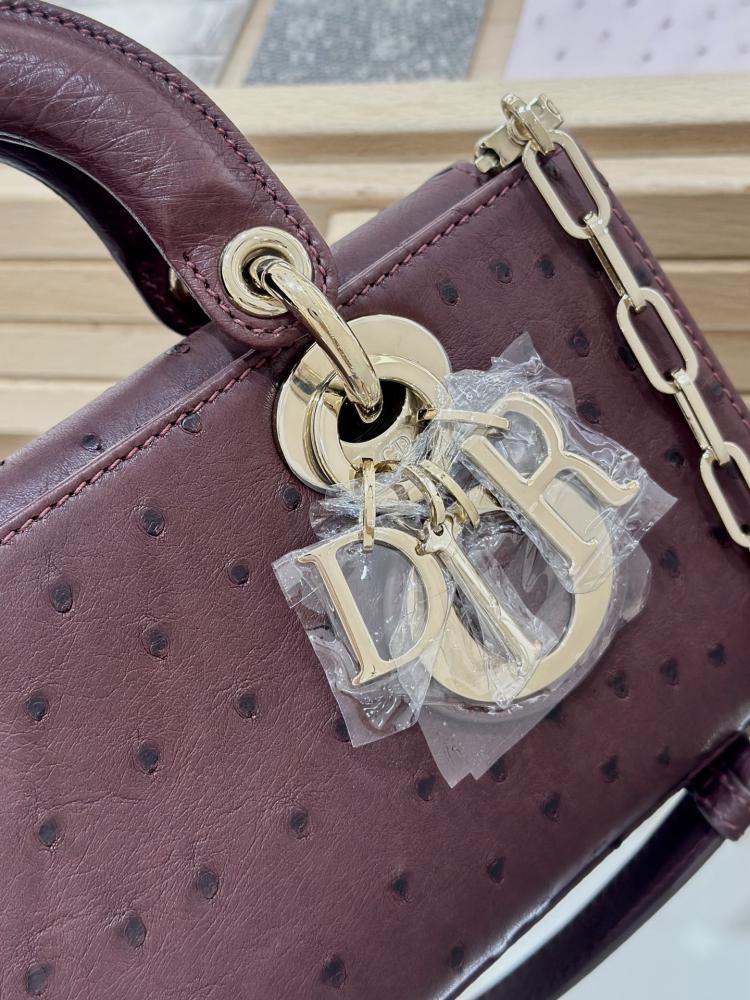 شنطة ديور Lady Ostrich Skin Dior مقاس 22cm