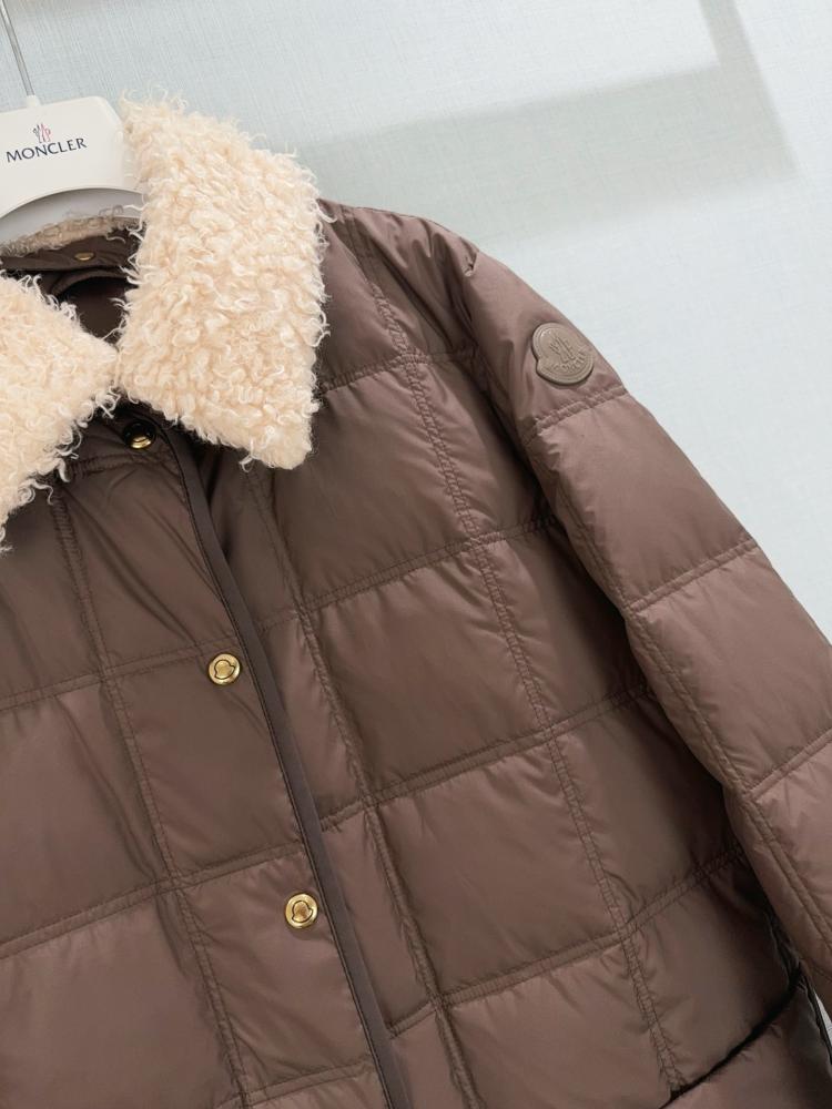 جاكيت Moncler