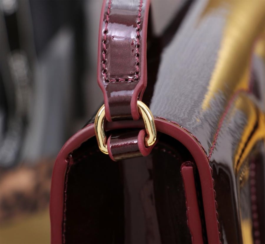 . شنطة دولتشي اند غابانا Calfskin DG Logo Bag crossbody bag