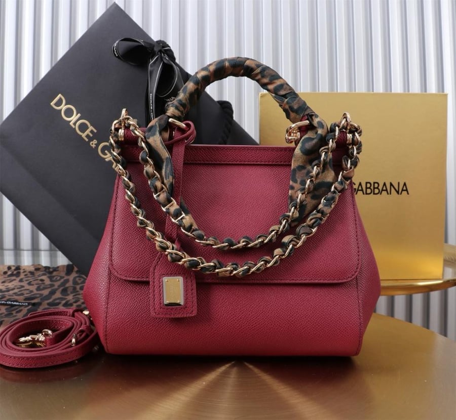 . شنطة دولتشي اند غابانا Medium Sicily handbag