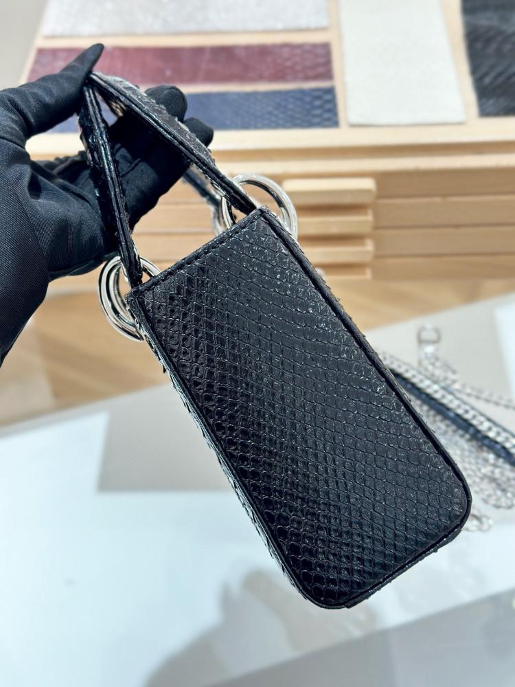 شنطة ديور Snakeskin Dior