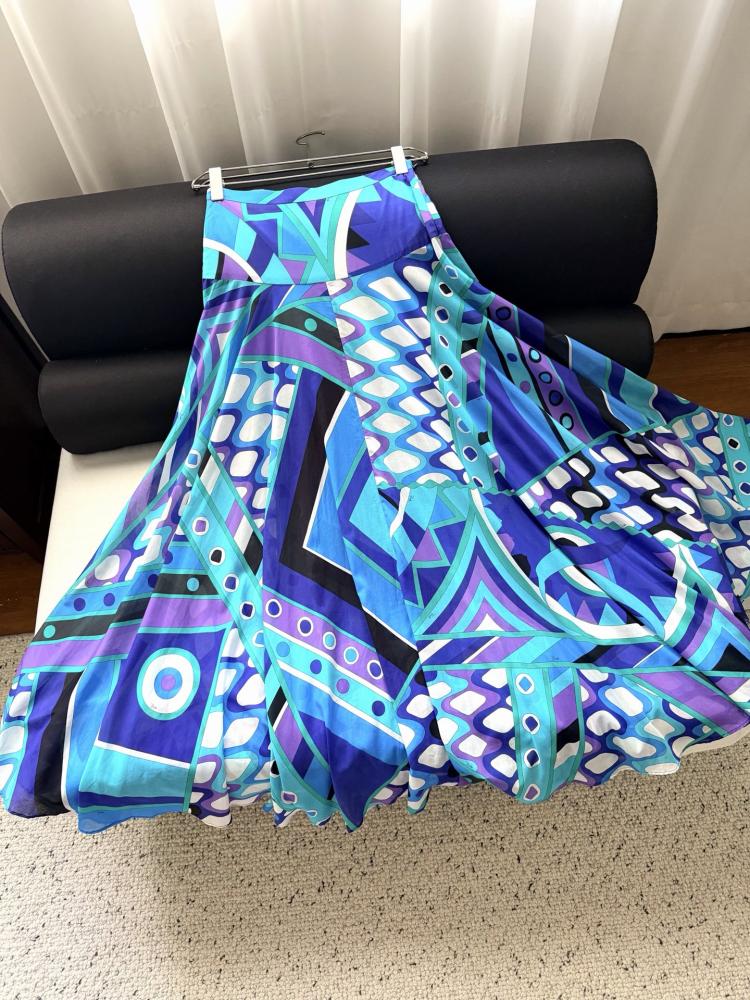 تنورة Pucci