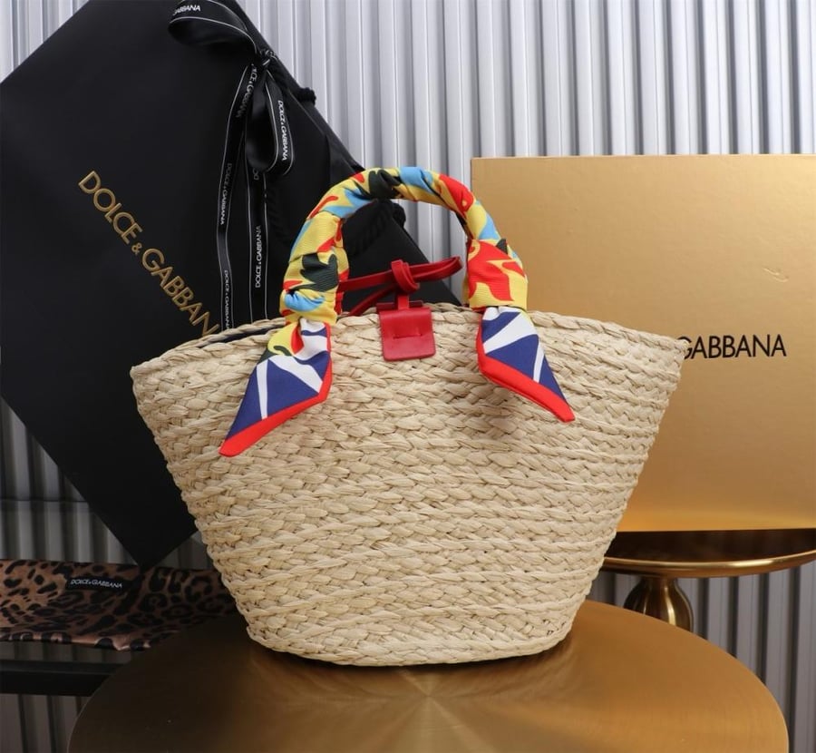 شنطة دولتشي اند غابانا Small Kendra shopper مقاس 35cm