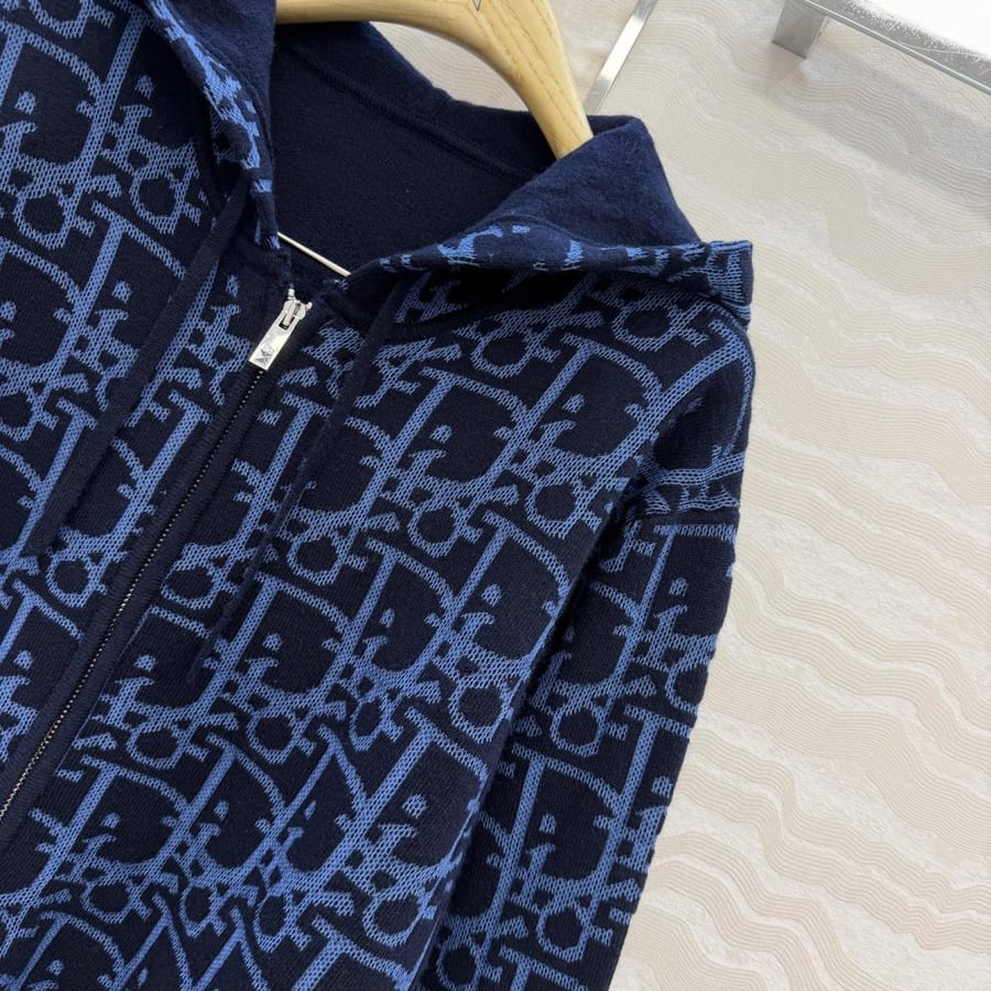 جاكيت ديور.