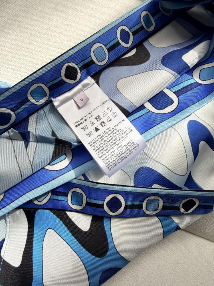 توب Pucci.