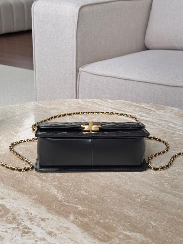 شنطة شانيل ch