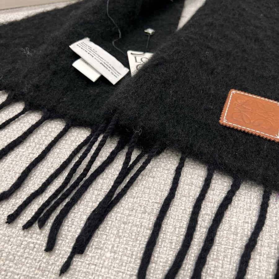 سكارف Loewe