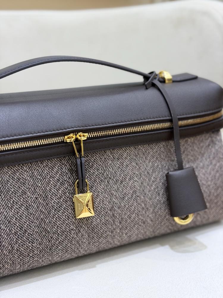 شنطة لورو بيانا Extra Softy Lora piana مقاس 33 cm