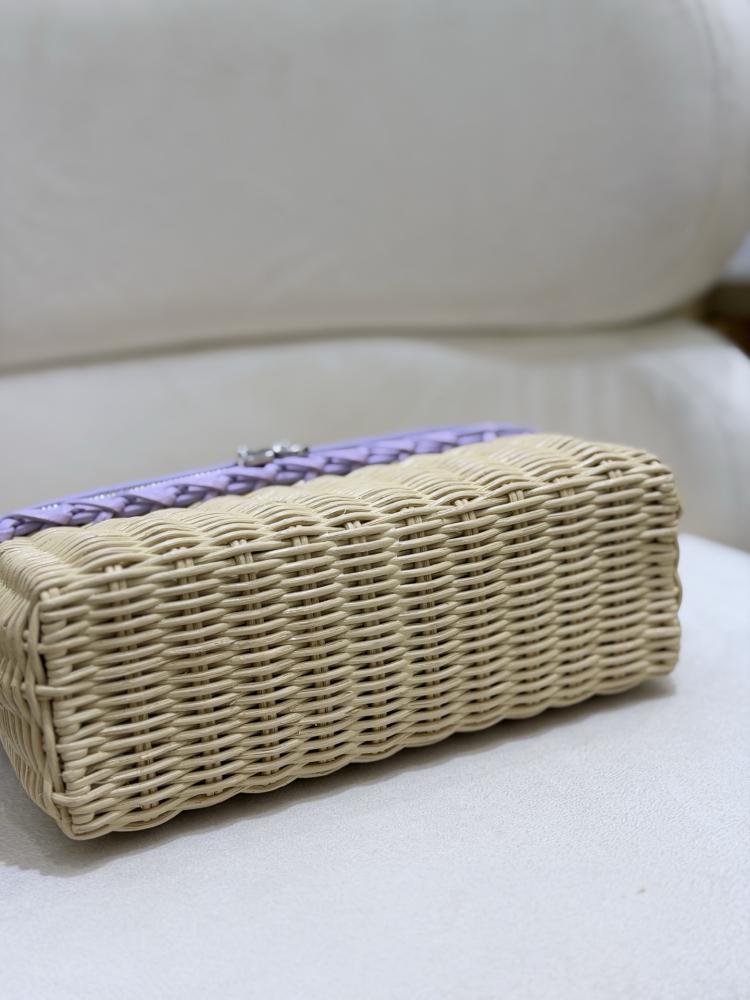 شنطة لورو بيانا Extra West Wicker Ostrich Lora piana مقاس 19 cm