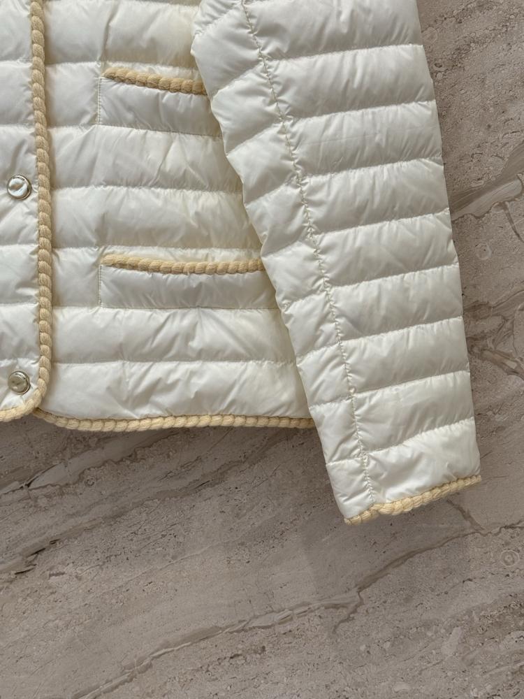 جاكيت Moncler