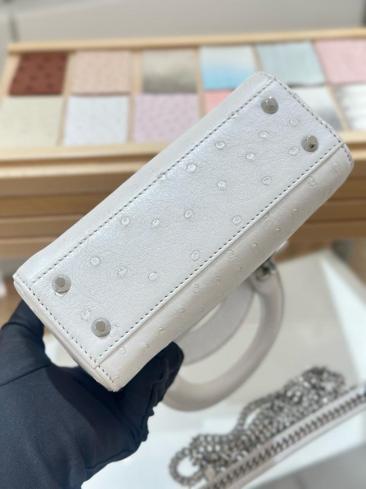 شنطة ديور Lady Ostrich Skin Dior مقاس 17cm