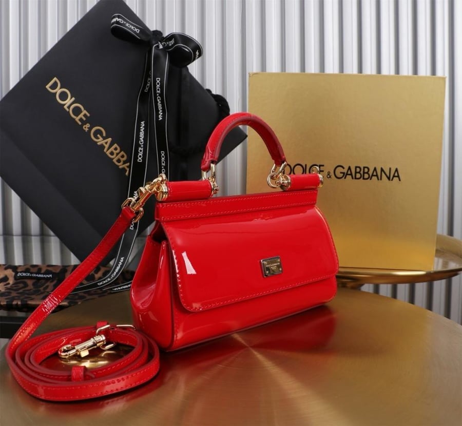 . شنطة دولتشي اند غابانا  Mini Sicily handbag