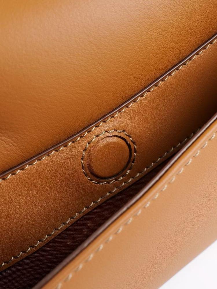 شنطة Miu Miu Matelasse مقاس 28cm