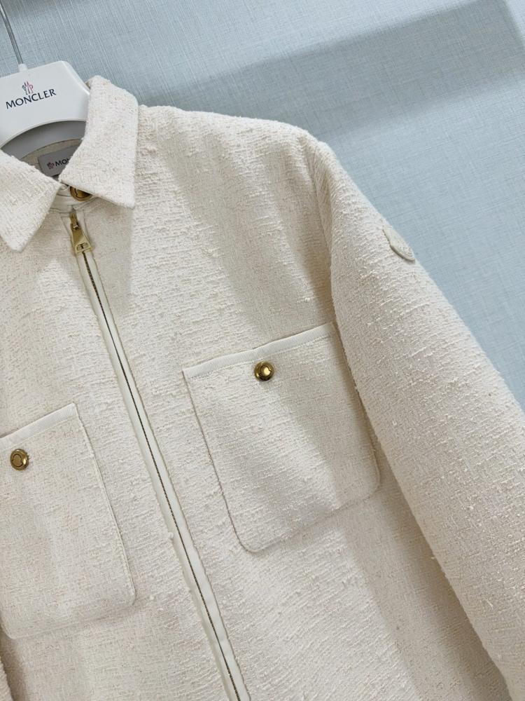 جاكيت Moncler