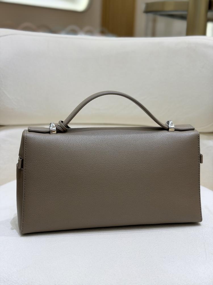 شنطة لورو بيانا Extra Lora piana مقاس 23 cm