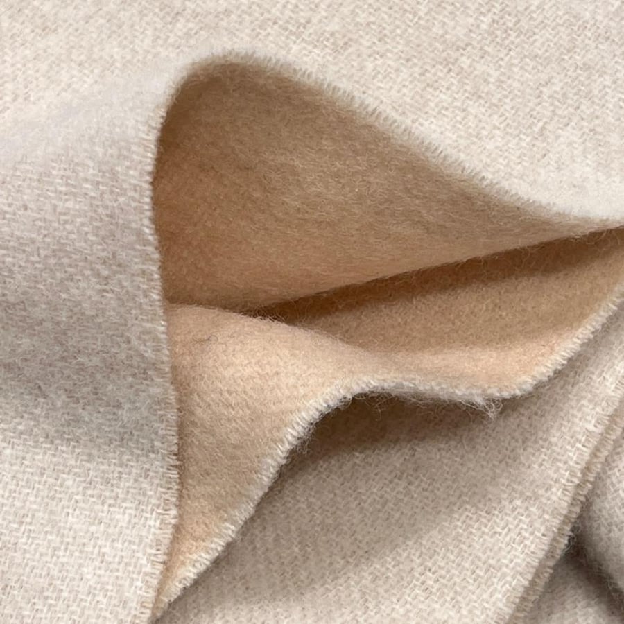 سكارف Loewe