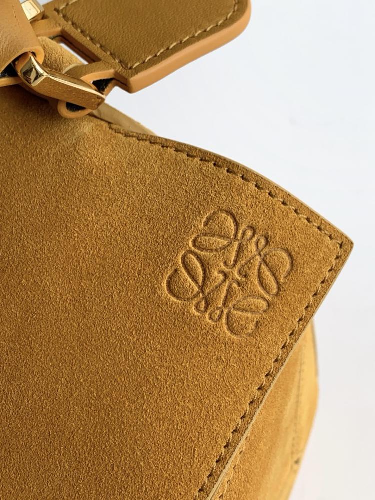 شنطة لويفي Featherlight Puzzle Loewe