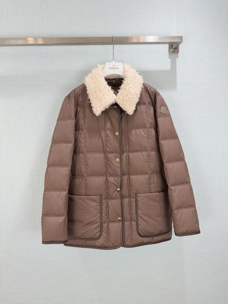 جاكيت Moncler